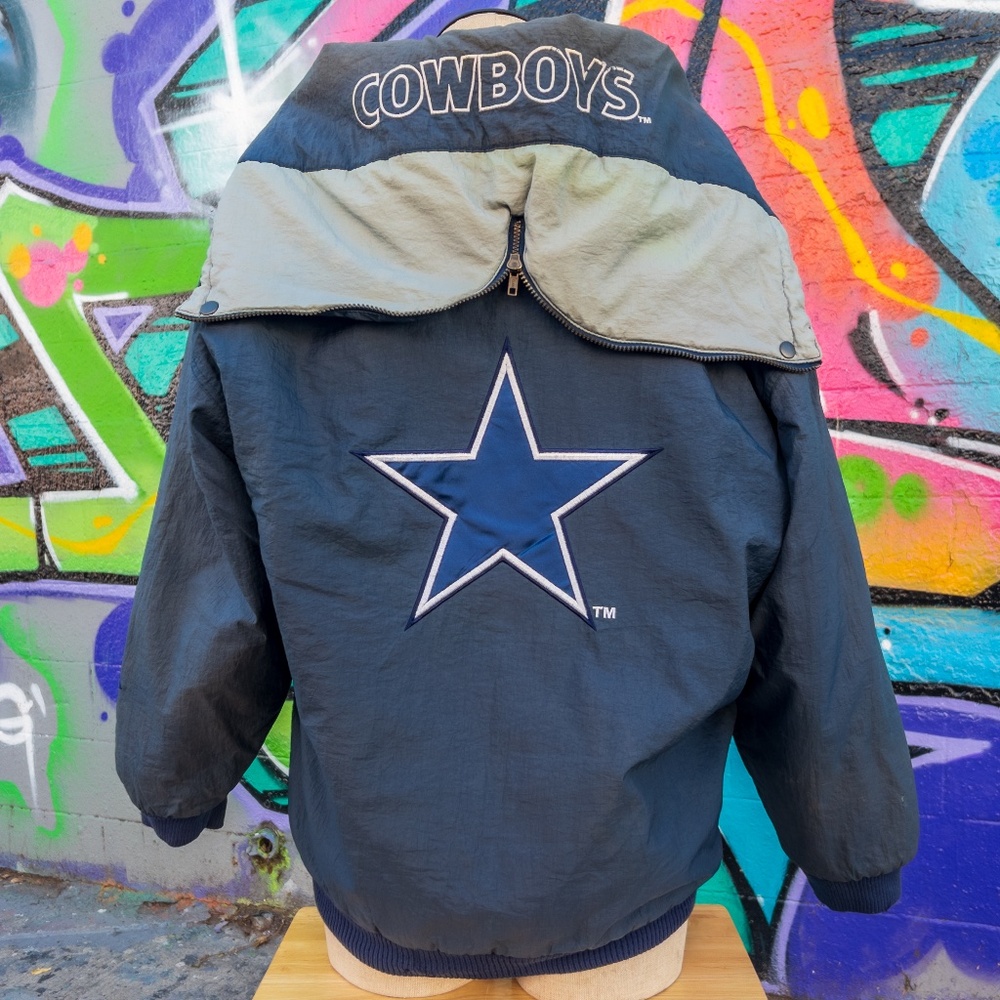 DALLAS COWBOYS NFL Vintage Puffer Jacket Size Large | Unique retro embroidery